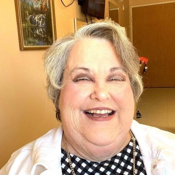 Meet your Posher, Sandra - Picture 1 of 1